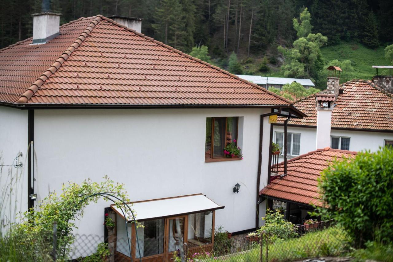 Guest House Rossy Trigrad Exterior photo