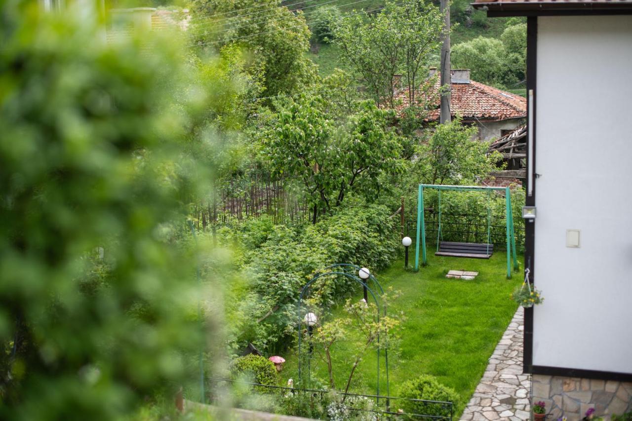 Guest House Rossy Trigrad Exterior photo